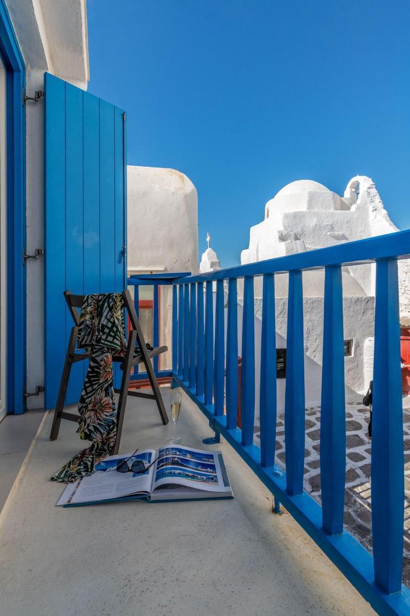 Bluetopia Suites Mykonos Town Exterior photo