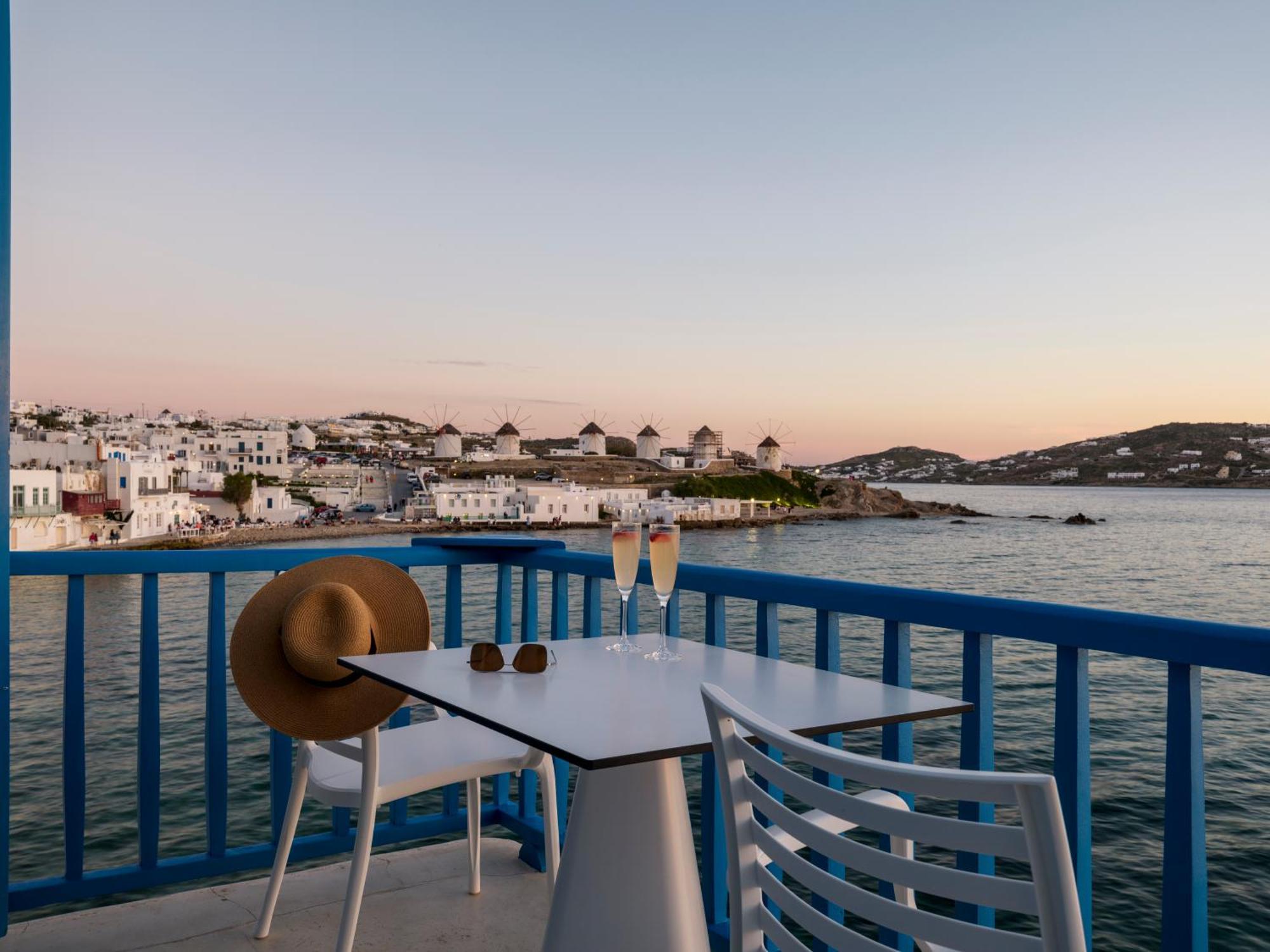 Bluetopia Suites Mykonos Town Exterior photo