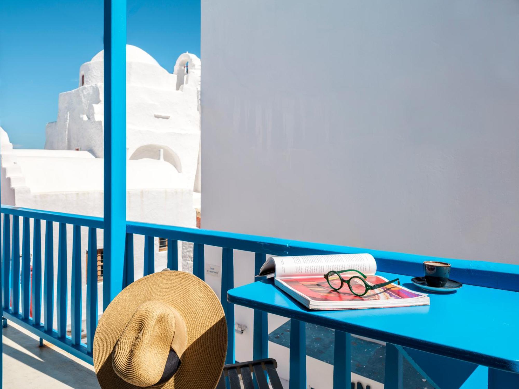 Bluetopia Suites Mykonos Town Exterior photo