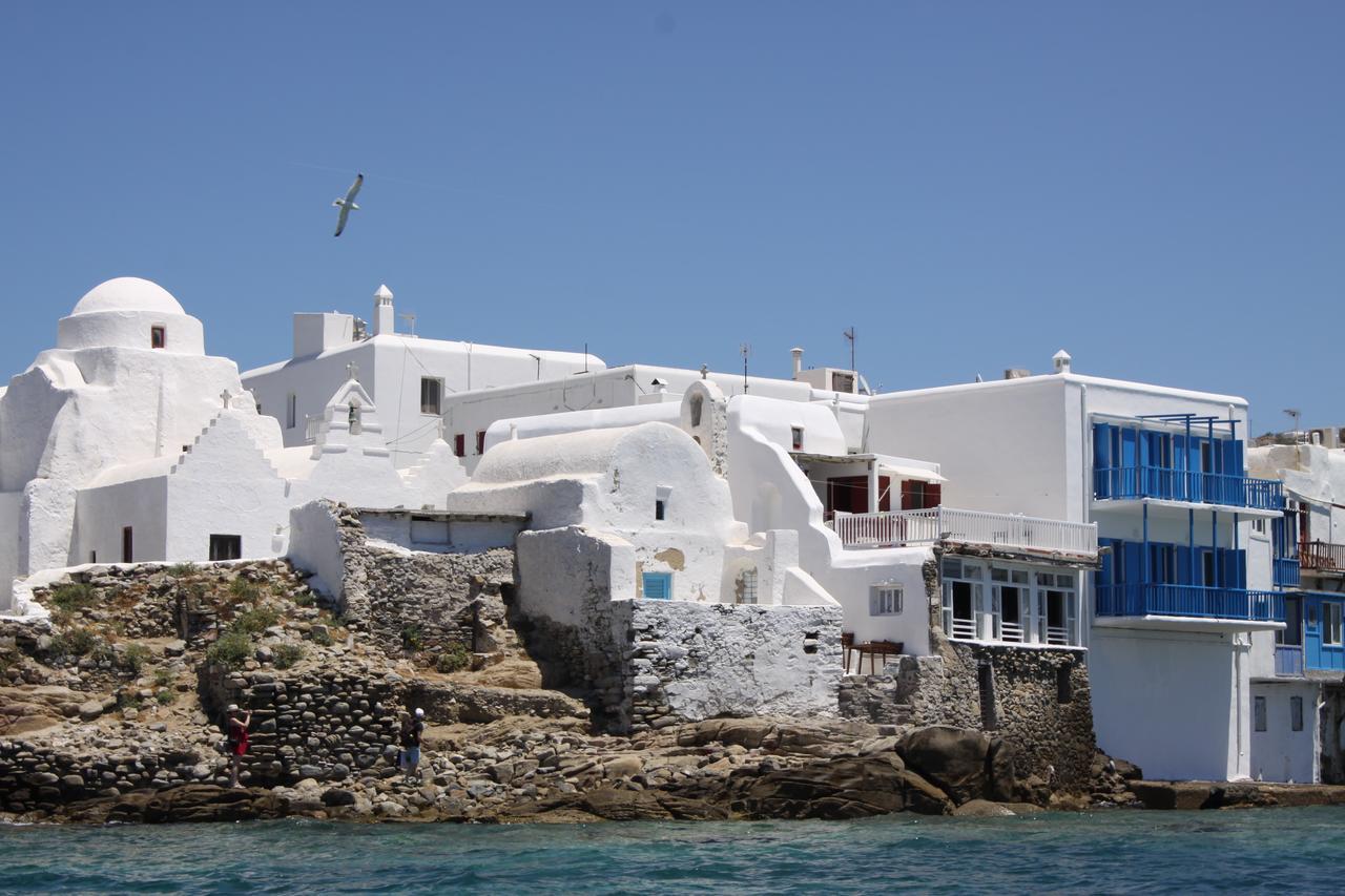 Bluetopia Suites Mykonos Town Exterior photo