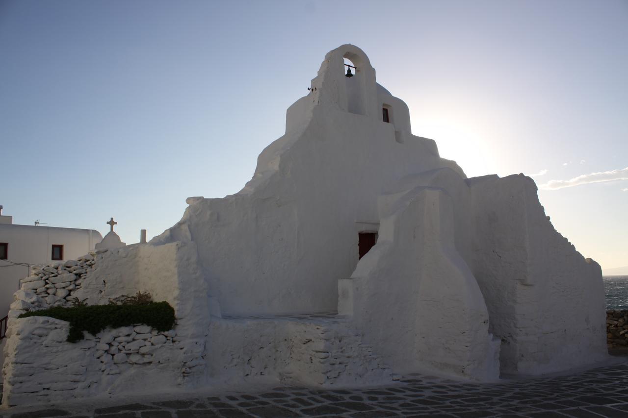 Bluetopia Suites Mykonos Town Exterior photo